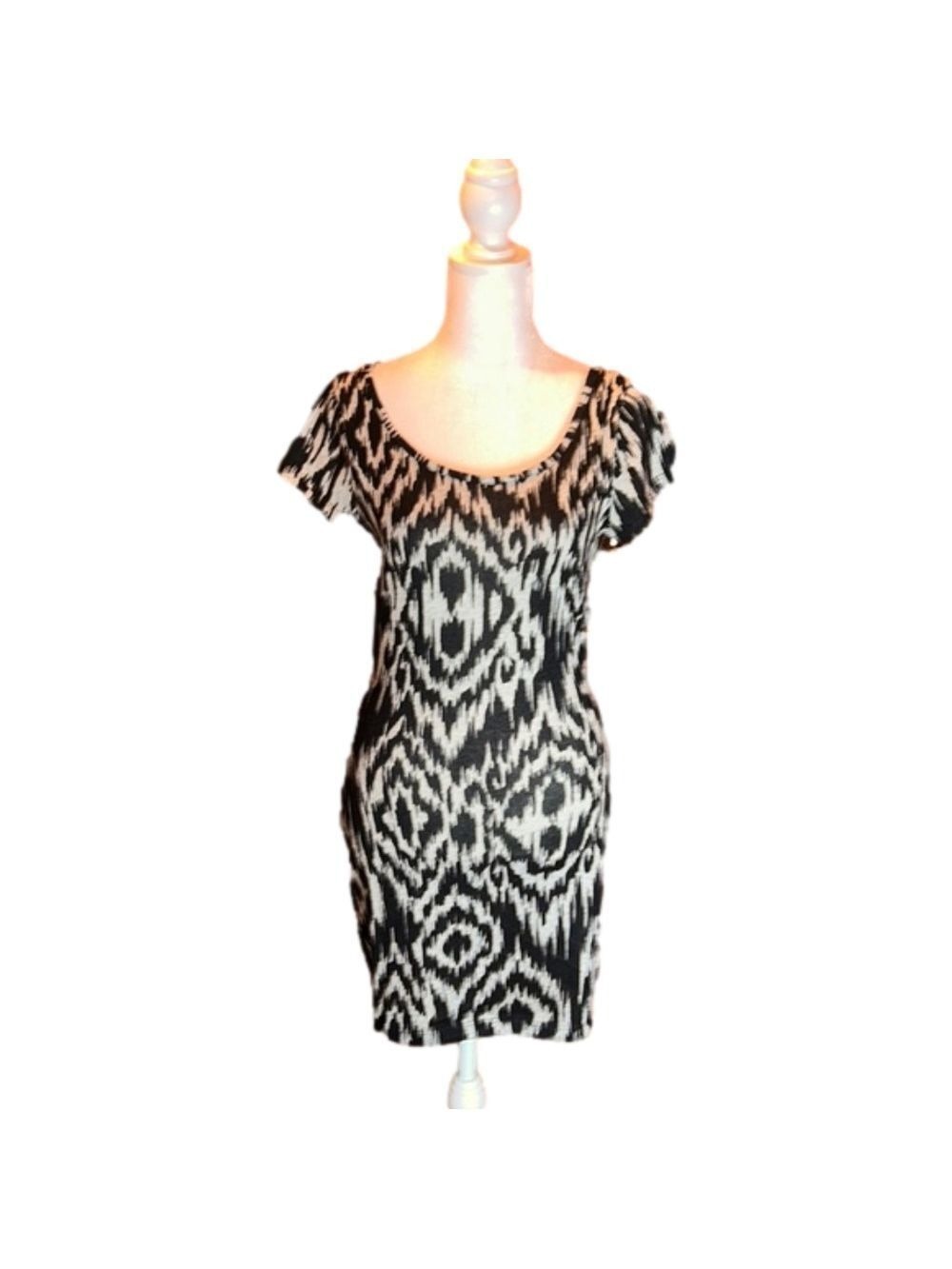 BODY CENTRAL Adorable & Sexy Black & Gray Print Dress! Size M